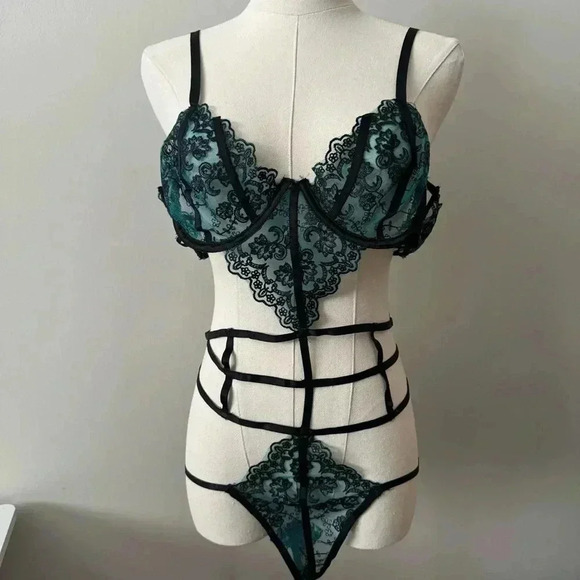 NWOT HAUTY Strappy Embroidered Mesh Thong Teddy in Nightshade  S - Picture 3 of 6